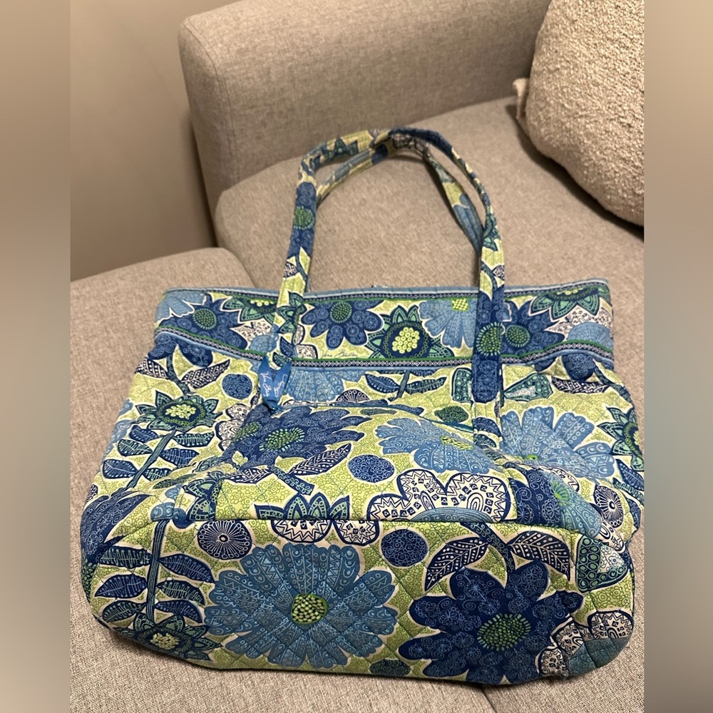 Vera Bradley Medium Sized Tote Bag - Picture 2 of 7